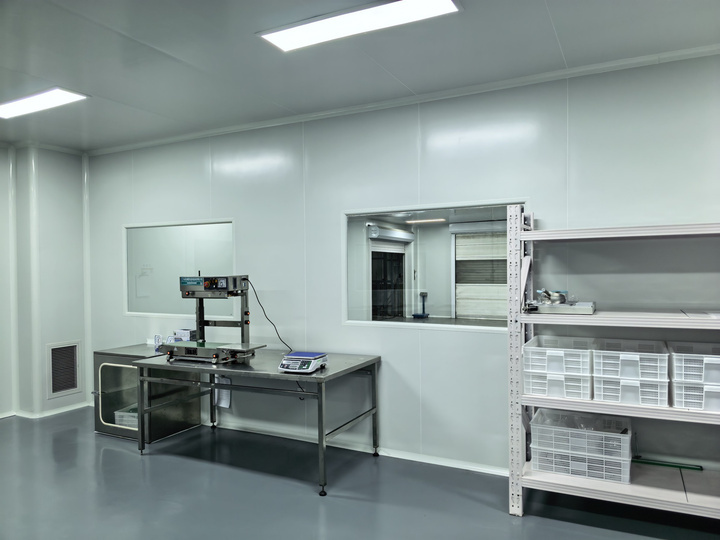 Packing equipment and work area